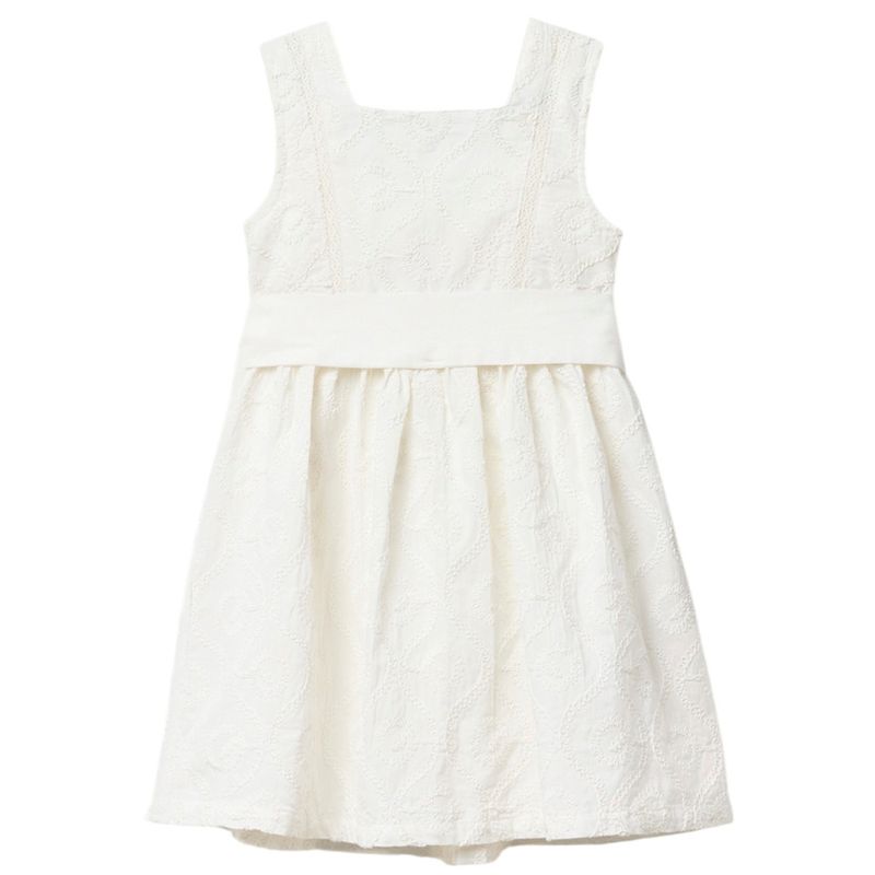 104897417-Vestido-blanco-con-bordado-para-niña