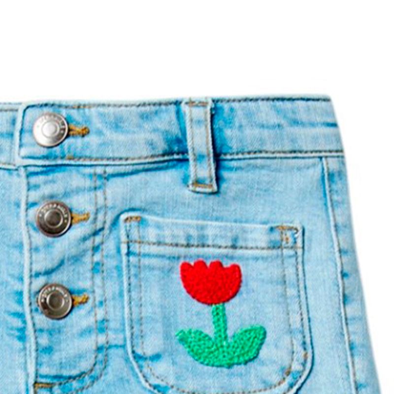 104897378-Short-denim-celeste-con-bordado-para-niña