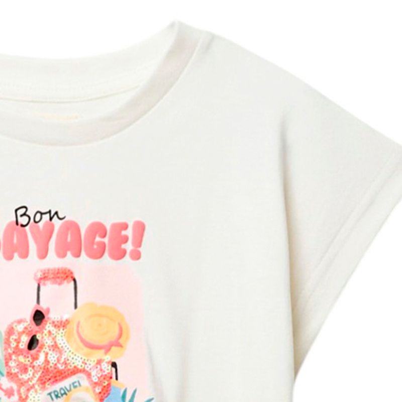 104897571-Blusa-blanca-con-estampado-para-niña