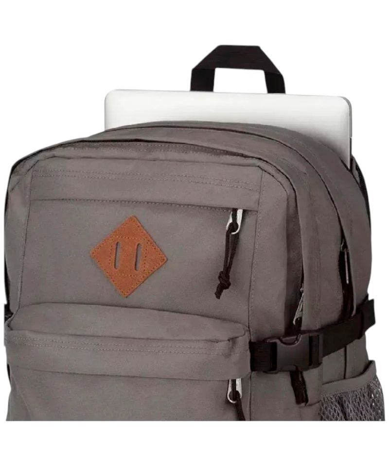 104825445-Mochila-JanSport-Main-Campus-gris-oscuro
