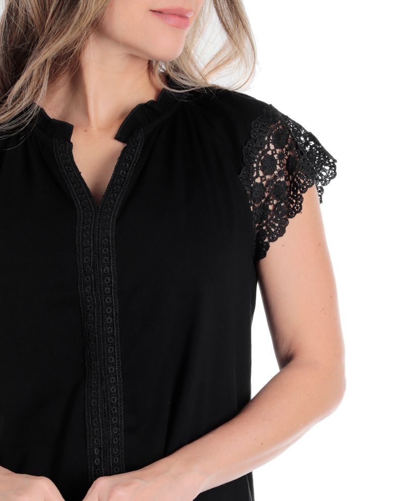 104779477-Blusa-Nicolle-casual-negra-manga-corta-para-mujer