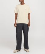 104918119-Camiseta-Jack-and-Jones-relaxed-fit-con-estampado-de-hojas-para-hombre