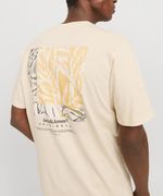 104918119-Camiseta-Jack-and-Jones-relaxed-fit-con-estampado-de-hojas-para-hombre