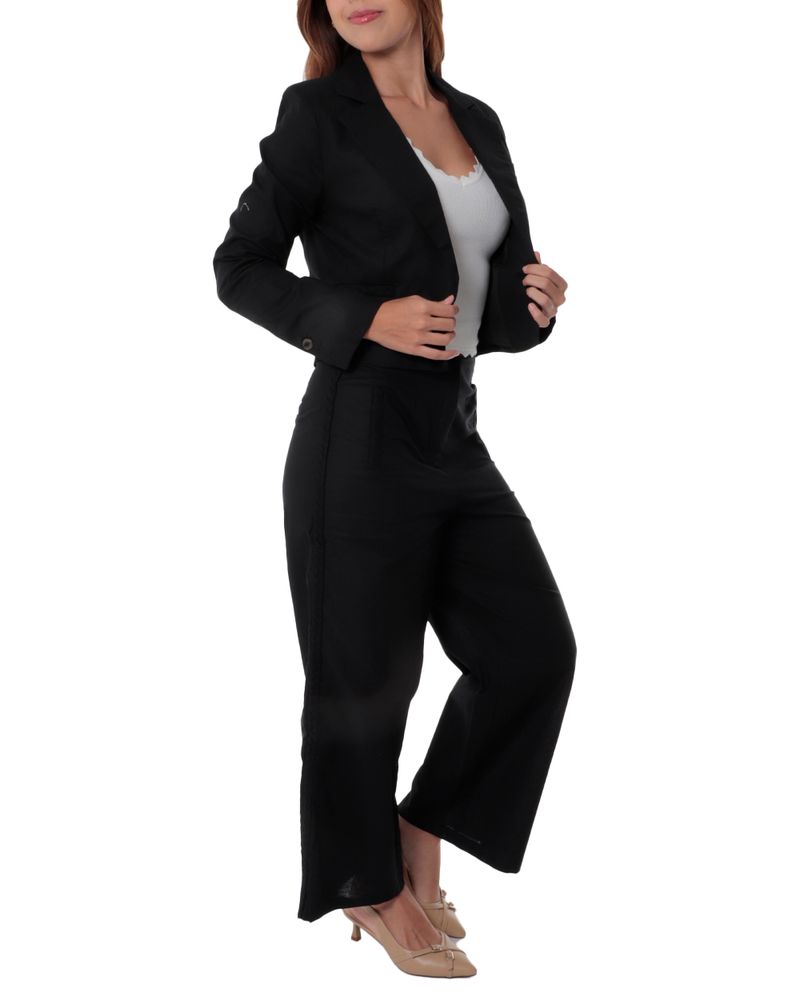 104780227-Chaqueta-Unexpected-negra-mangas-largas-para-mujer