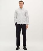 104926249-Camisa-oxford-regular-fit-Scalpers-beige-rayada-para-hombre