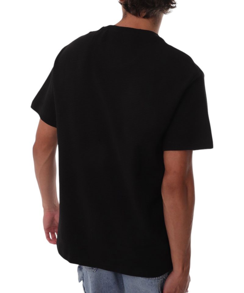 104865741-Camiseta-Denim-and-Flower-negra-texturizada-para-hombre