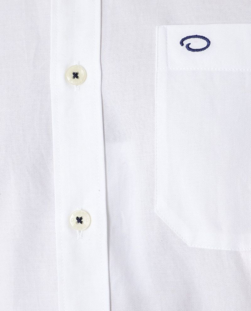 104880554-Camisa-casual-Oscar-de-la-Renta-classic-fit-blanca-texturizada-para-hombre