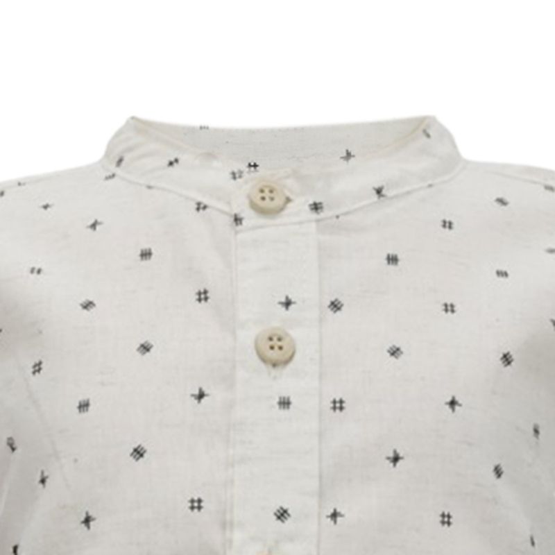 104704189-Camisa-amarilla-con-estampado-para-niño