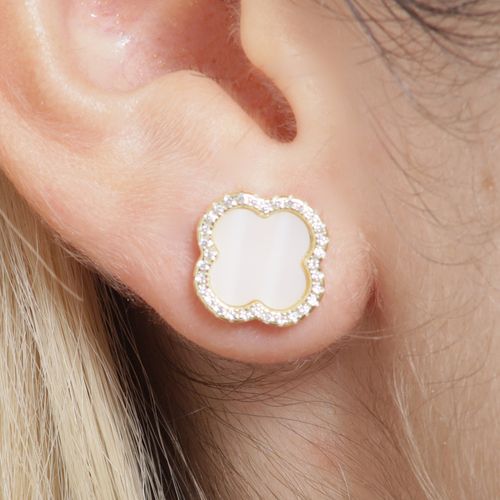Aretes de plata con baño de oro en forma de trébol rosado para mujer