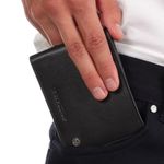 104887614-Billetera-bifold-Unexpected-negra-de-cuero-texturizada-para-hombre