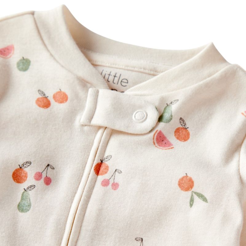 104893256-Pijama-beige-con-estampado-para-bebe-niña