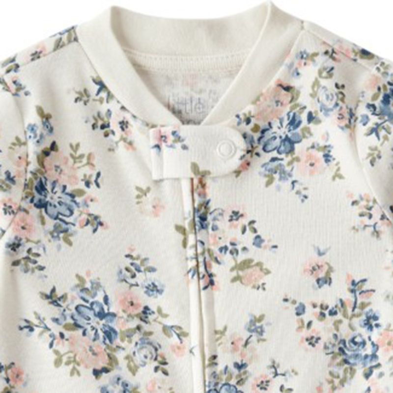 104893260-Pijama-blanca-con-estampado-para-bebe-niña