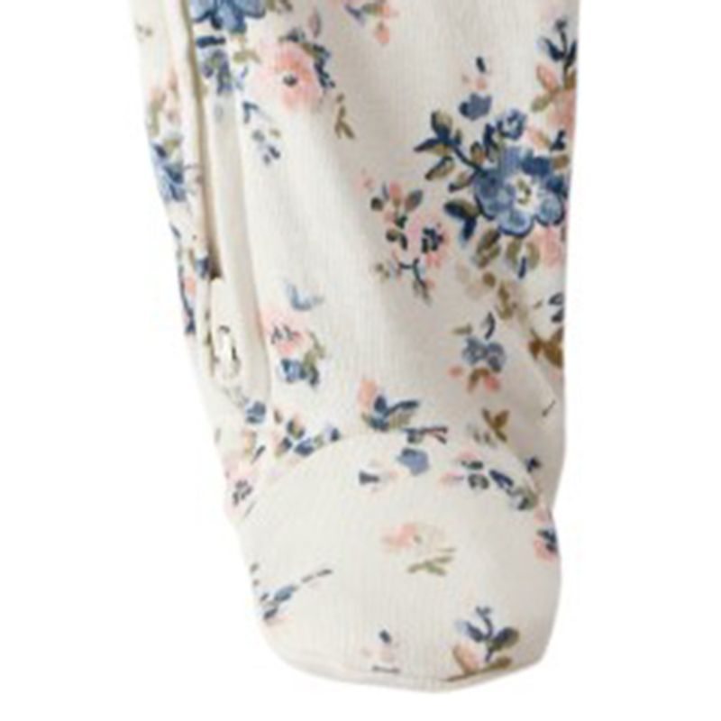 104893260-Pijama-blanca-con-estampado-para-bebe-niña