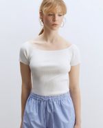 104873568-Blusa-Sfera-sweatshirt-blanca-manga-corta-para-mujer