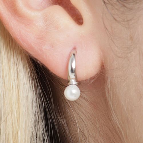 Aretes de plata con perla para mujer