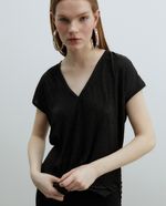 104873664-Blusa-Sfera-casual-negra-manga-corta-para-mujer