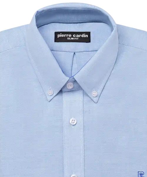 Camisa formal Oxford azul cielo texturizada de corte entallado de Pierre Cardin para hombre