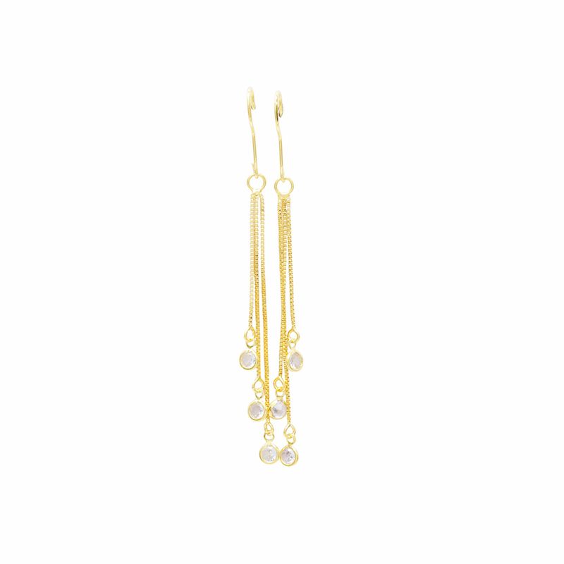 104925187-Aretes-largos-de-enchape-de-oro-para-mujer