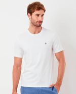 104929903-Camiseta-Penguin-regular-fit-blanca-solida-para-hombre