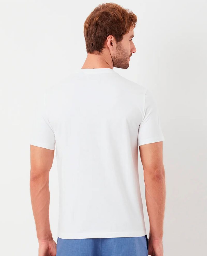 104929903-Camiseta-Penguin-regular-fit-blanca-solida-para-hombre