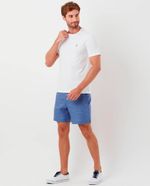 104929903-Camiseta-Penguin-regular-fit-blanca-solida-para-hombre
