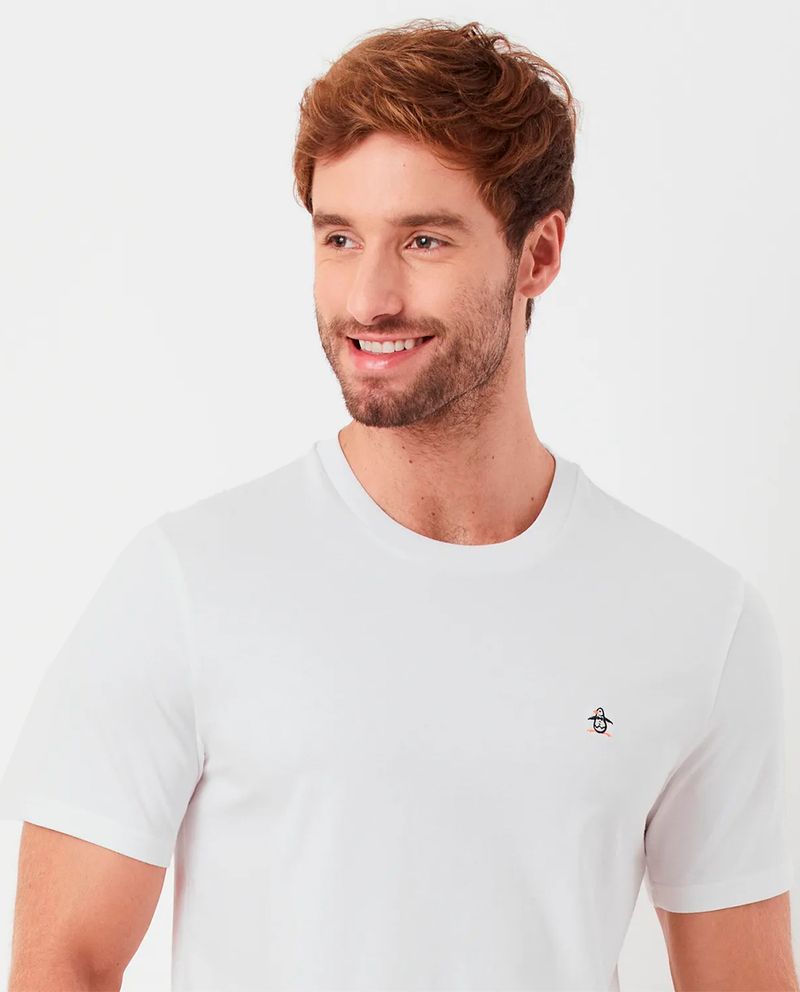 104929903-Camiseta-Penguin-regular-fit-blanca-solida-para-hombre