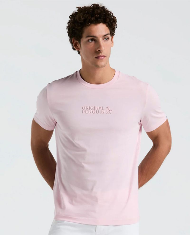 104929911-Camiseta-Penguin-rosada-con-estampado-en-relieve-para-hombre