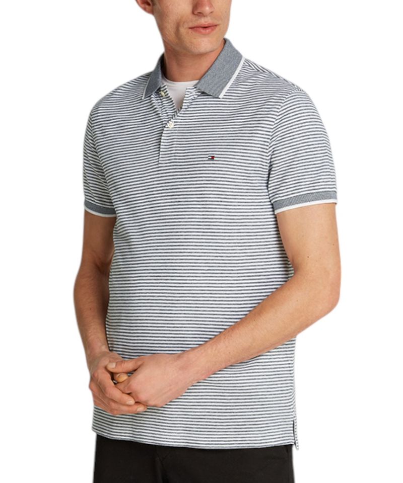 104842093-Camisa-polo-regular-fit-Tommy-Hilfiger-gris-rayada-para-hombre