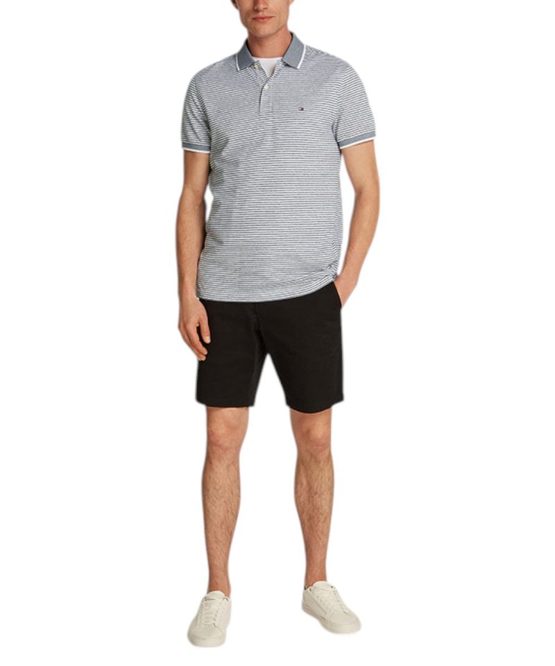 104842093-Camisa-polo-regular-fit-Tommy-Hilfiger-gris-rayada-para-hombre