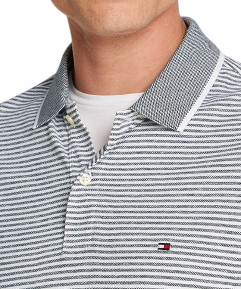 104842093-Camisa-polo-regular-fit-Tommy-Hilfiger-gris-rayada-para-hombre