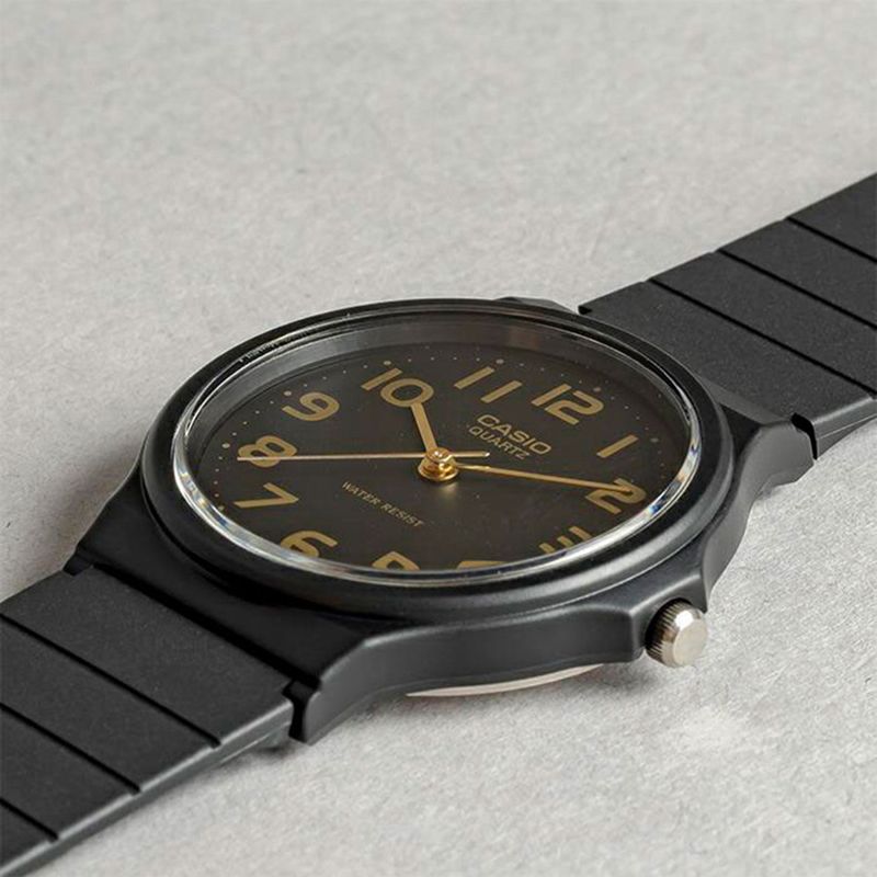 104895613---Reloj-Casio-analogo-de-resina-negro-para-hombre