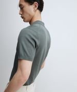 104856207-5.jpg