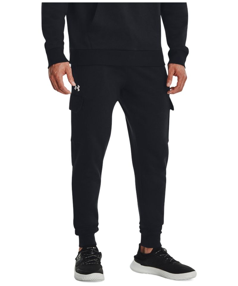 104890567-Jogger-cargo-deportivo-Under-Armour-negro-solido-para-hombre