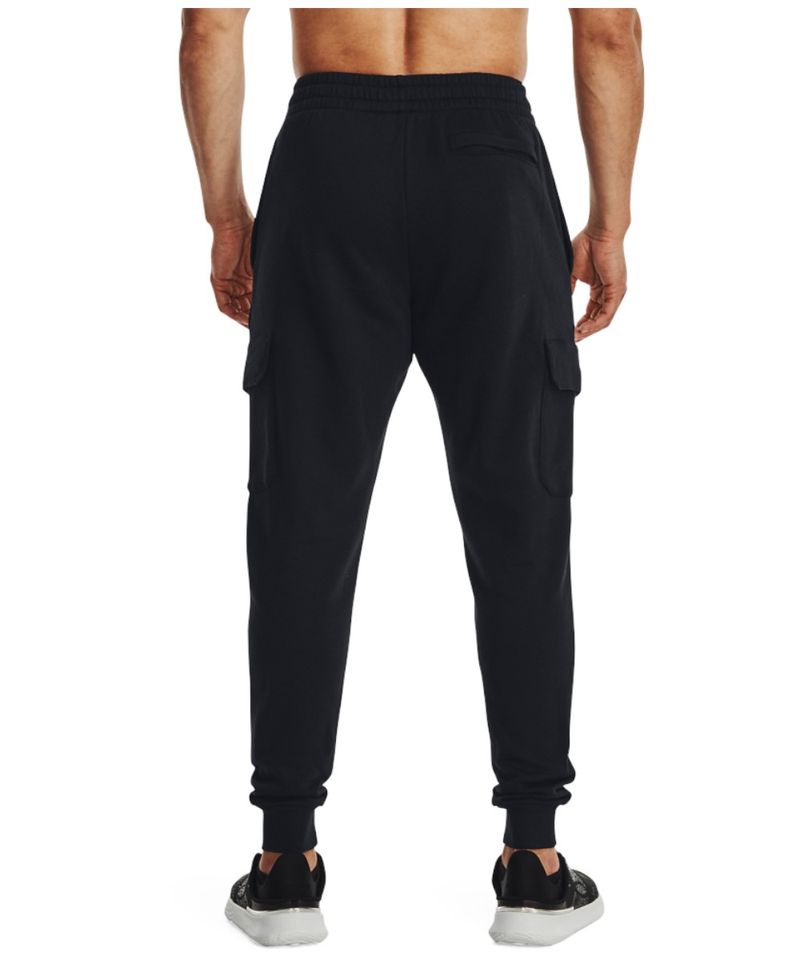 104890567-Jogger-cargo-deportivo-Under-Armour-negro-solido-para-hombre