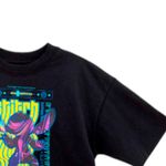 104900294-Camiseta-negra-con-estampado-para-niño