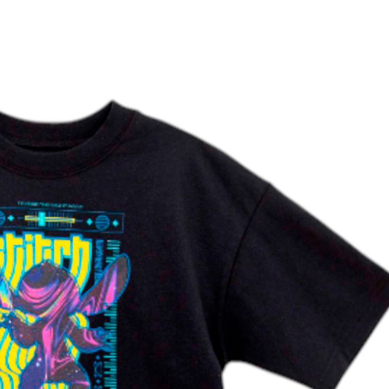 104900294-Camiseta-negra-con-estampado-para-niño