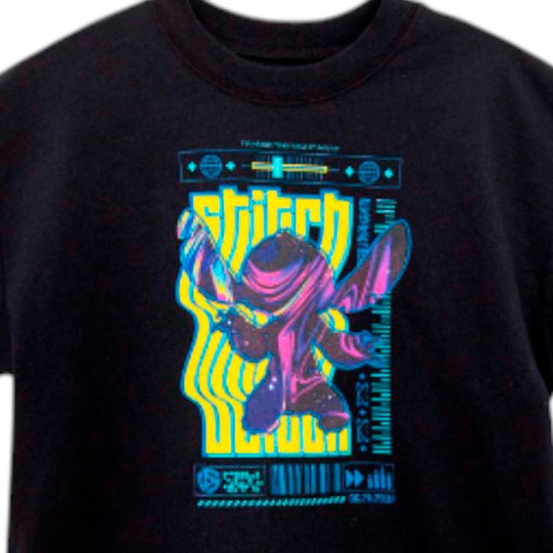 104900294-Camiseta-negra-con-estampado-para-niño