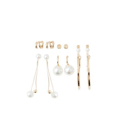 Set de aretes y anillos dorados para dama