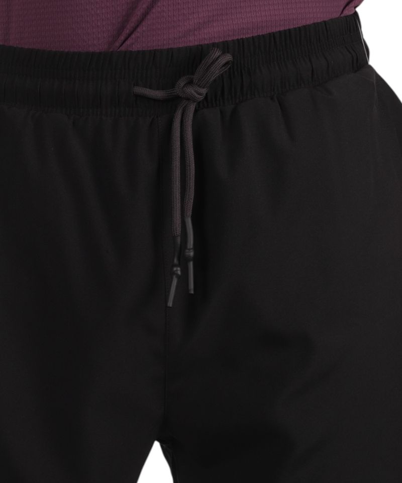 104890620-Short-deportivo-Everlast-Slam-III-negro-estampado-para-hombre
