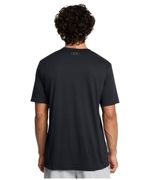 104890595-Camiseta-deportiva-Under-Armour-negra-estampada-para-hombre