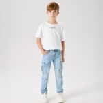 104929023-Jeans-cargo-azul-lavado-para-niño