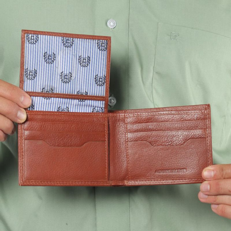 Billetera bifold Chaps café claro de cuero para hombre Siman El
