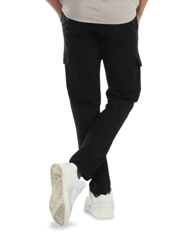 104692979-Pantalon-jogger-tipo-cargo-Unexpected-negro-solido-para-hombre