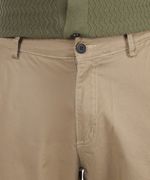 104693128-Pantalon-cargo-Unexpected-straight-fit-khaki-solido-para-hombre