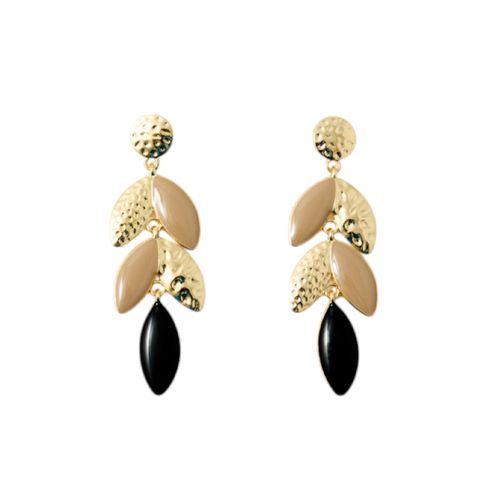 Aretes de hojas color dorado para mujer