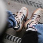 104940812-Zapato-Adidas-Originals-Gazelle-deportivo-casual-color-beige-para-mujer