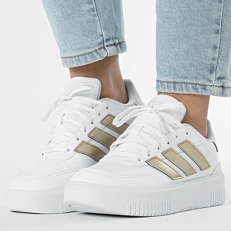 104940770-Zapato-Adidas-Courtblack-casual-blanco-para-mujer