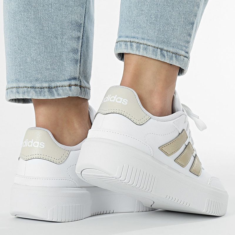 104940772-Zapato-Adidas-Courtblack-casual-blanco-para-mujer