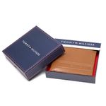 104779137-Billetera-Tommy-Hilfiger-bifold-con-passcase-cafe-con-textura-para-hombre