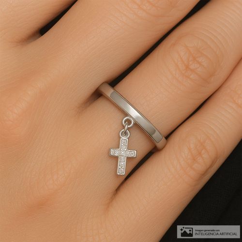 Anillo con dije de cruz de plata  para mujer